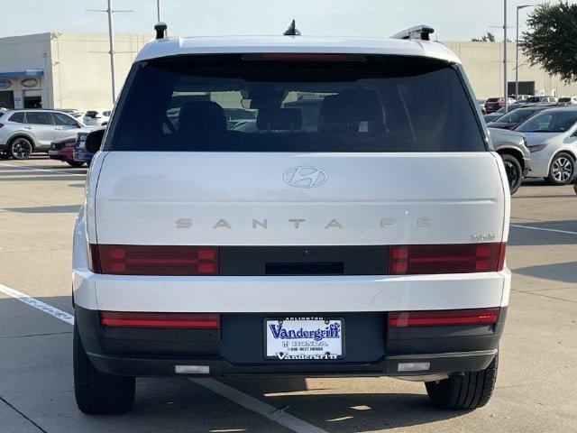 Used 2025 Hyundai Santa Fe SEL FWD image 5