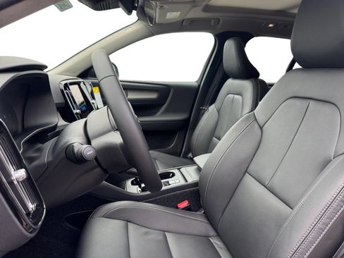 New 2026 Volvo XC40 B5 Core w/ Protection Package Premier AWD/4WD image 10