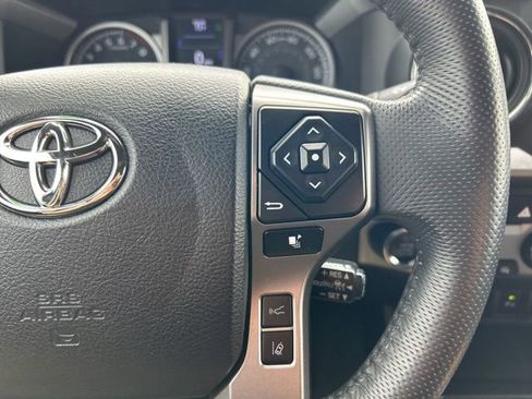 Used 2022 Toyota Tacoma Limited image 21