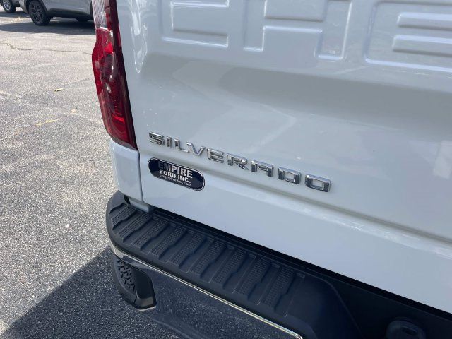 Used 2023 Chevrolet Silverado 1500 LT AWD/4WD image 5