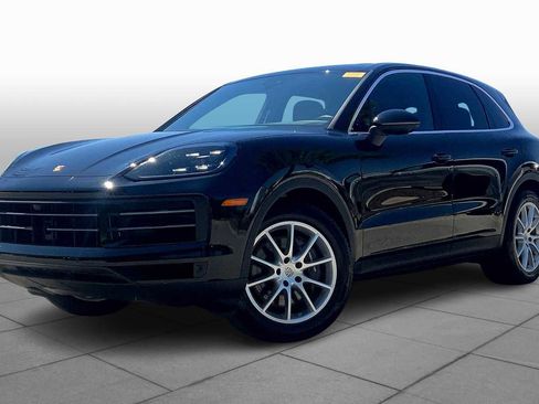 Used 2024 Porsche Cayenne image 2