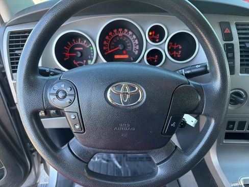 Used 2010 Toyota Tundra 4x4 CrewMax image 16