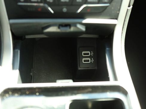 Used 2020 Ford Edge SEL FWD image 22