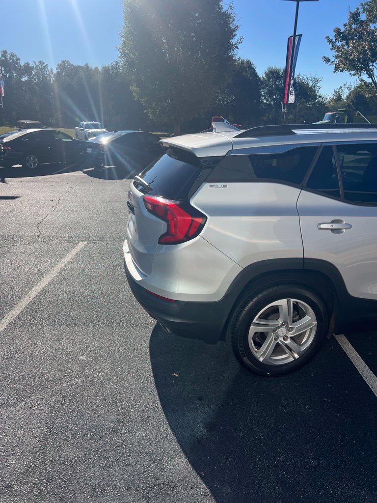 Used 2018 GMC Terrain SLE w/ Driver Convenience Package FWD image 7