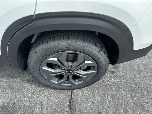 New 2026 Kia Seltos LX AWD/4WD image 9