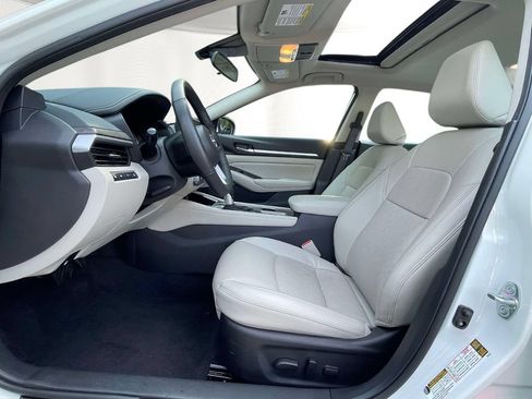 Used 2025 Nissan Altima 2.5 SL FWD image 15