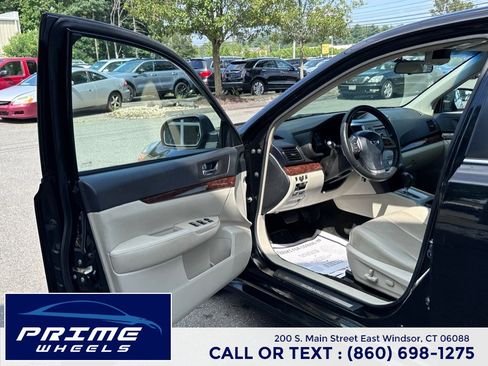 Used 2013 Subaru Legacy 2.5i Limited AWD/4WD image 9