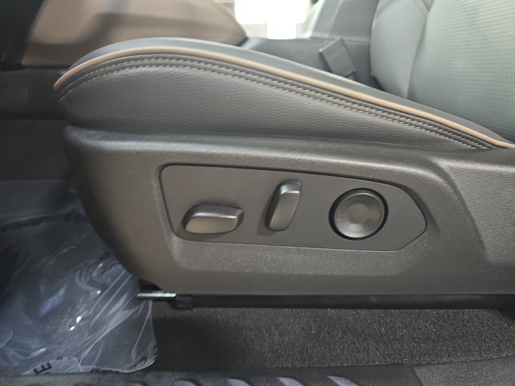 Used 2026 GMC Canyon Denali AWD/4WD image 30