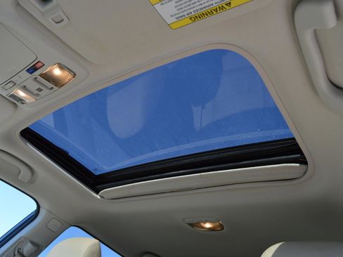 Used 2017 Subaru Outback 2.5i Limited image 8