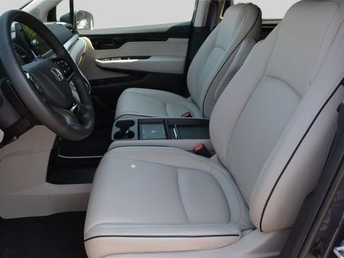 Certified 2026 Honda Odyssey Touring image 9