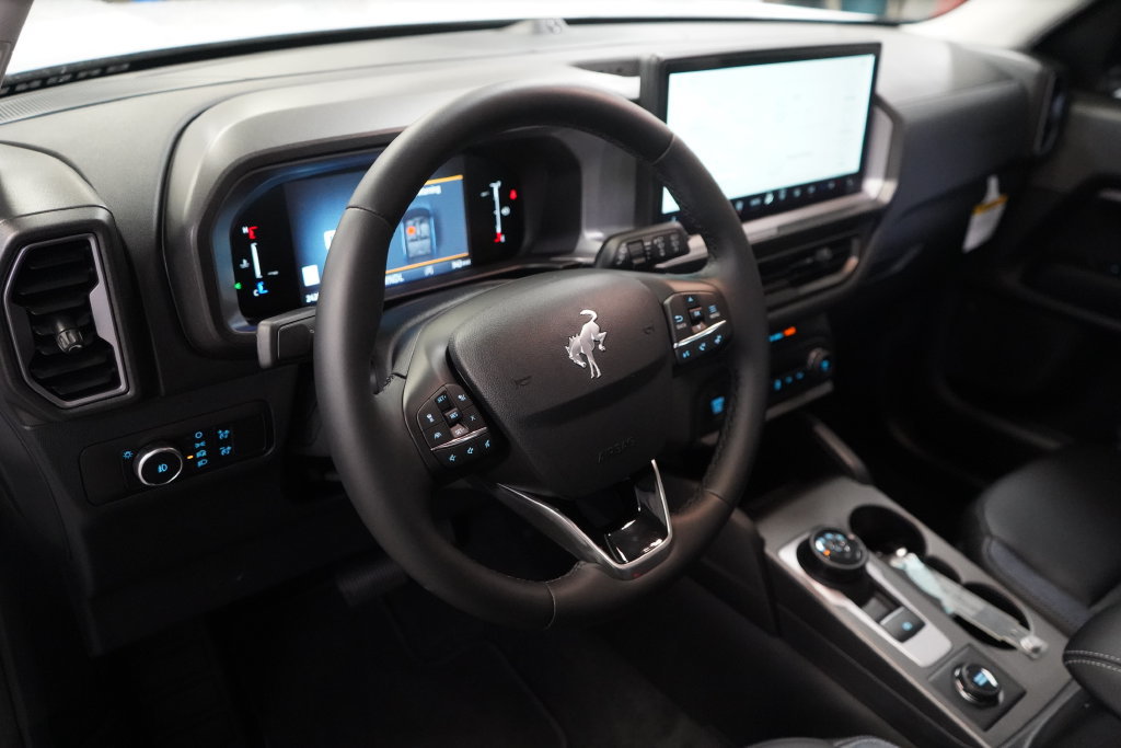 New 2026 Ford Bronco Sport Outer Banks w/ Outer Banks Tech Package+ AWD/4WD image 17