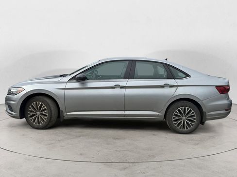 Used 2020 Volkswagen Jetta SE w/ SE Cold Weather Package image 2