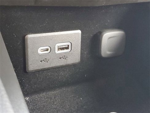 Certified 2023 Cadillac XT4 Premium Luxury w/ Cold Weather Package image 24