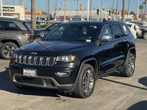 Used 2018 Jeep Grand Cherokee Limited RWD image 2