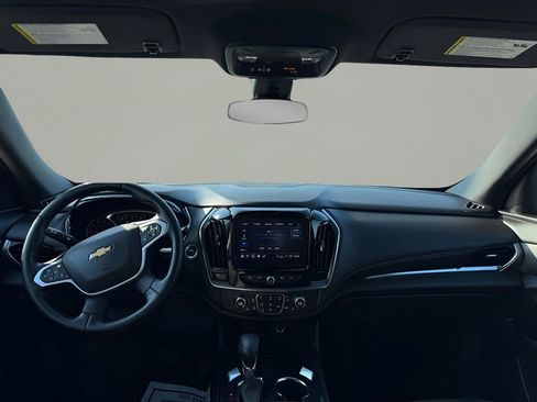 Used 2023 Chevrolet Traverse LT image 18