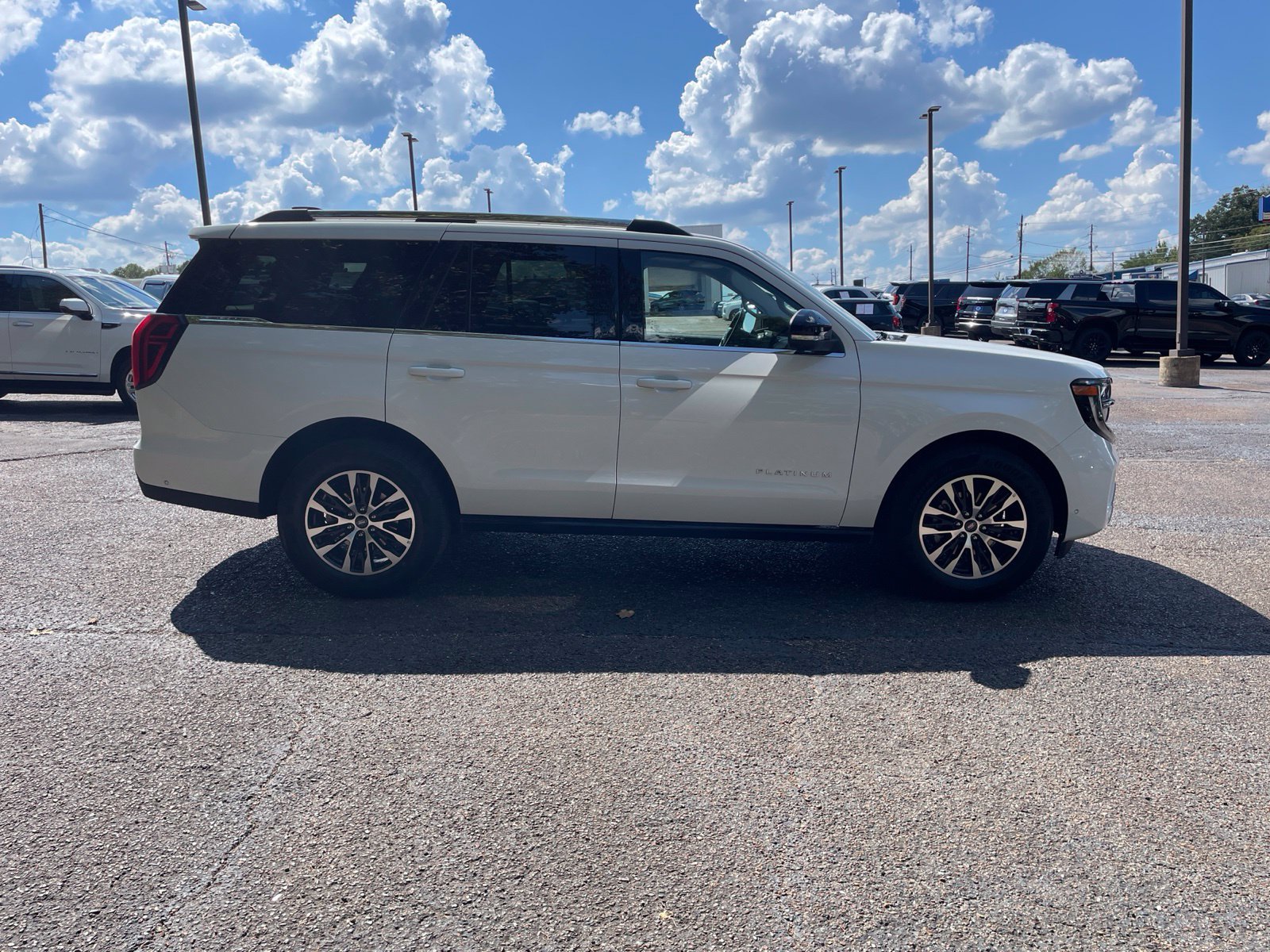 Used 2025 Ford Expedition Platinum AWD/4WD image 7