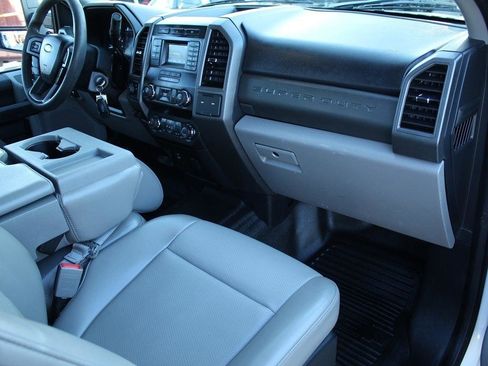 Used 2019 Ford F250 XL w/ Power Equipment Group image 13