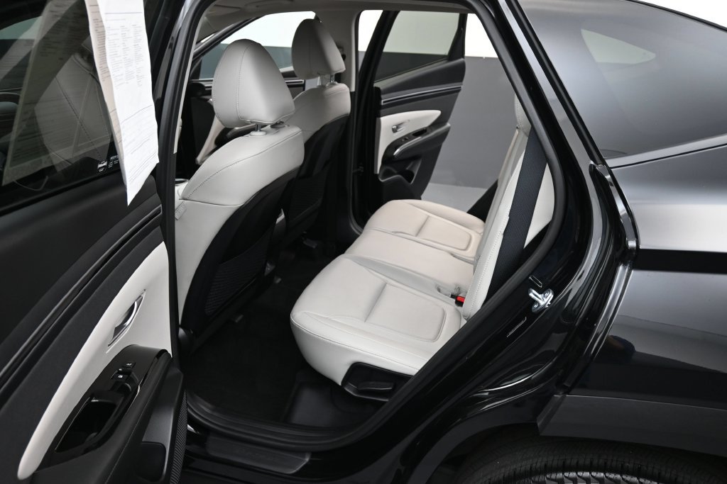 Used 2024 Hyundai Tucson Limited AWD/4WD image 12