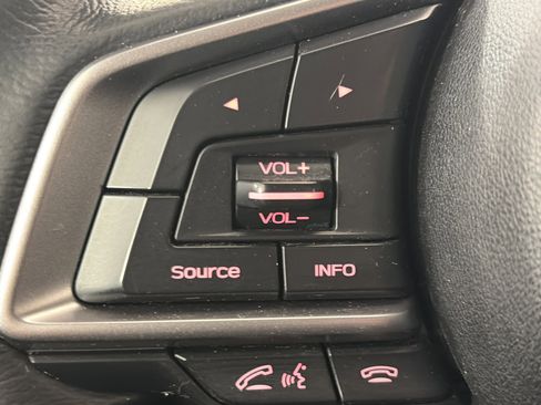 Used 2021 Subaru Crosstrek 2.0i Premium image 17