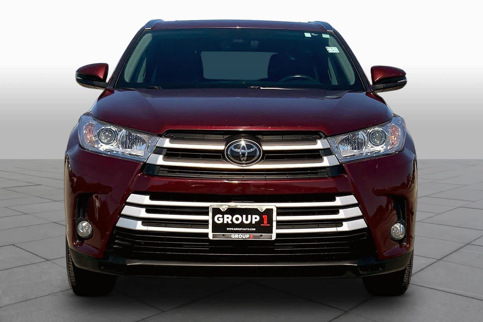 Used 2019 Toyota Highlander XLE FWD image 4