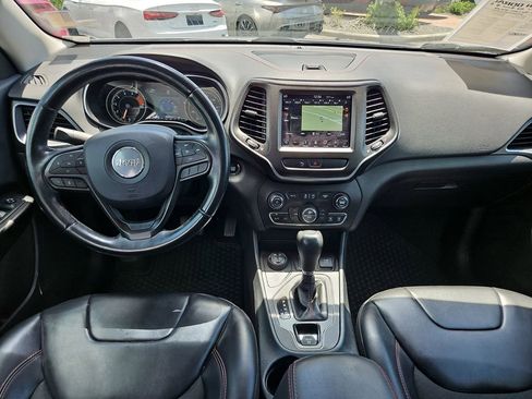 Used 2019 Jeep Cherokee Trailhawk w/ Cold Weather Group image 7