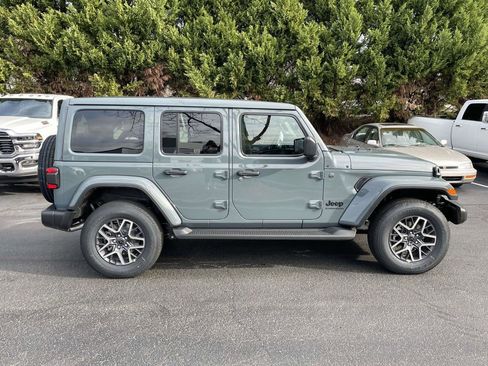 New 2026 Jeep Wrangler Unlimited Sahara AWD/4WD image 10