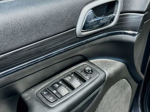 Used 2019 Jeep Grand Cherokee Limited AWD/4WD image 23