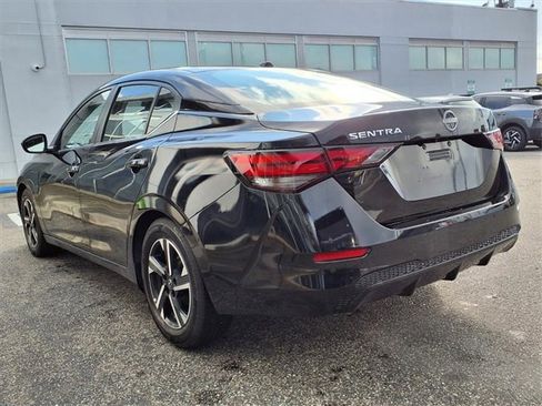 Used 2025 Nissan Sentra SV image 28