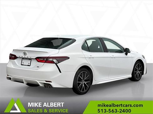 Used 2023 Toyota Camry SE image 4