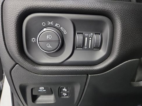 Used 2023 RAM 1500 Laramie image 30