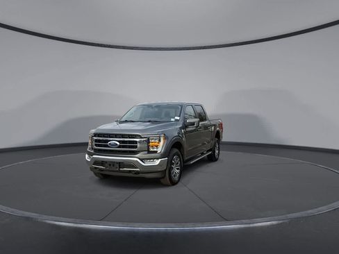 Certified 2022 Ford F150 Lariat w/ FX4 Off-Road Package image 3