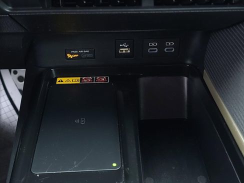 Used 2025 Toyota Camry LE image 26