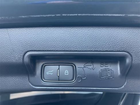 Used 2022 Ford Explorer XLT w/ Equipment Group 202A image 45