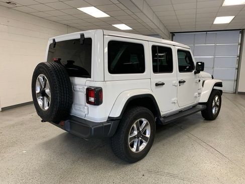 Used 2022 Jeep Wrangler Unlimited Sahara w/ Cold Weather Group AWD/4WD image 4