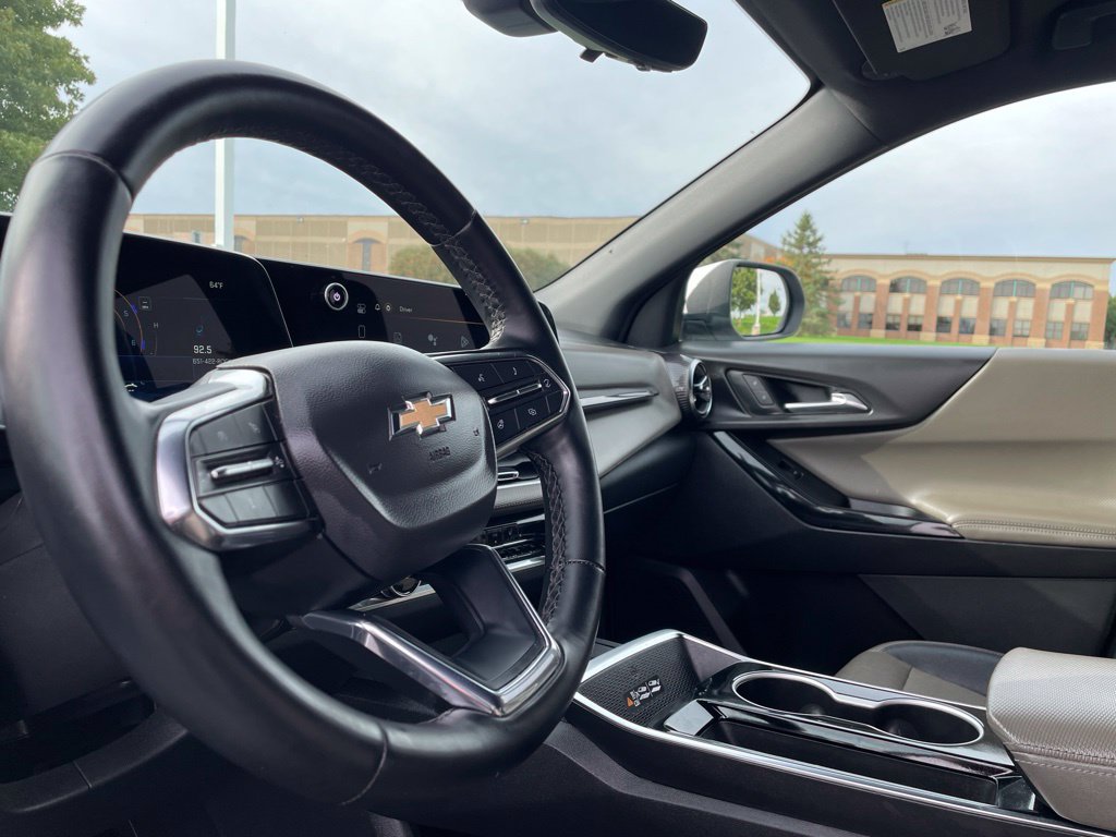 Used 2025 Chevrolet Equinox LT w/ Convenience Package II AWD/4WD image 12