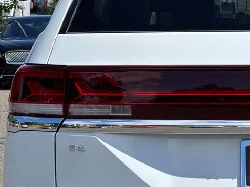 Used 2024 Volkswagen Atlas SE AWD/4WD image 48