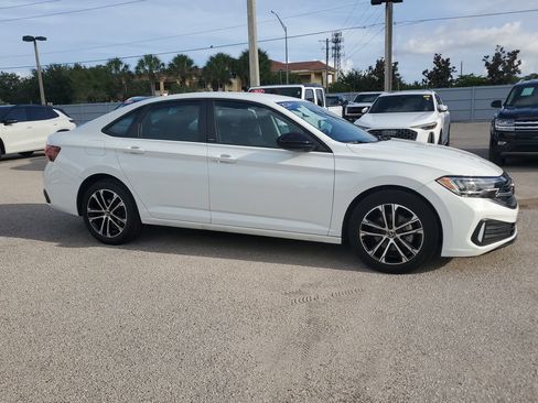 Certified 2024 Volkswagen Jetta Sport FWD image 4