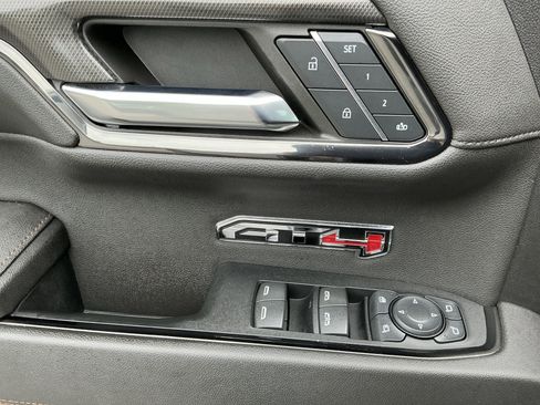 Used 2024 GMC Sierra 1500 AT4 w/ Technology Package AWD/4WD image 14