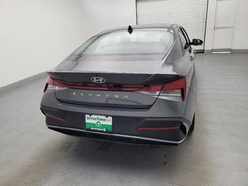Used 2024 Hyundai Elantra SEL image 7