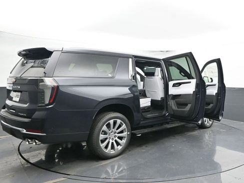 New 2026 Chevrolet Suburban Premier image 63