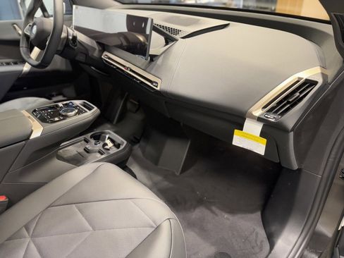 Used 2025 BMW iX xDrive50 w/ Sport Package image 26
