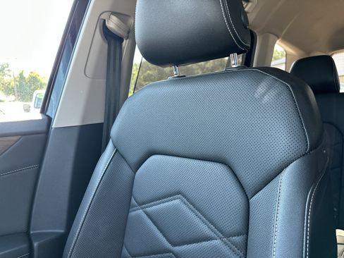 Used 2025 Volkswagen Atlas SE AWD/4WD image 19