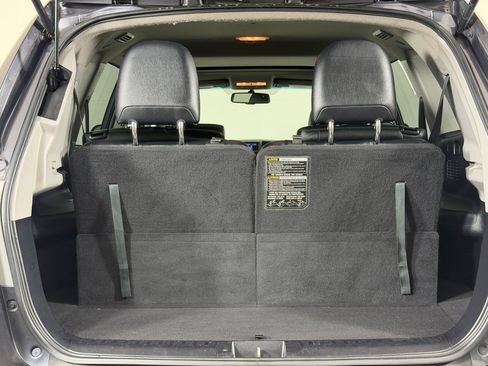 Used 2013 Toyota Highlander SE FWD image 26