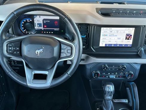 Used 2022 Ford Bronco Wildtrak image 12