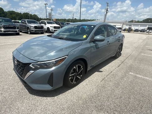 Used 2025 Nissan Sentra SV w/ All-Weather Package FWD image 4