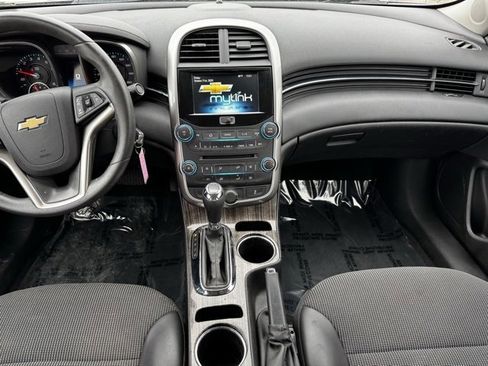 Used 2015 Chevrolet Malibu LT w/ Power Convenience Package image 2