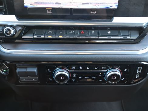 Used 2025 GMC Sierra 1500 SLT AWD/4WD image 28