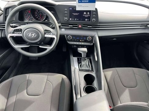Used 2023 Hyundai Elantra SEL image 14