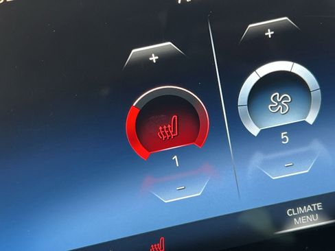 Used 2023 BMW 330i xDrive Sedan w/ Premium Package image 34