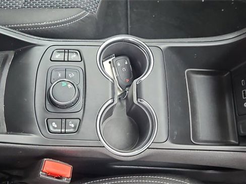 Used 2023 GMC Terrain SLE w/ Driver Convenience Package image 14